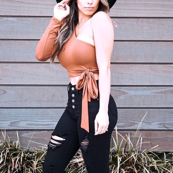 COPY - Black high rise distressed jeans - Picture 4 of 4